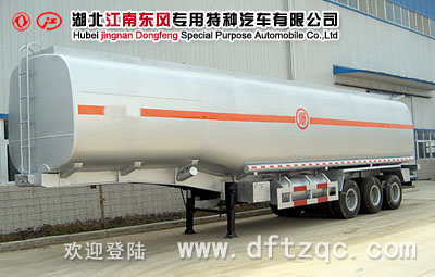 化工液體運(yùn)輸半掛車(chē)