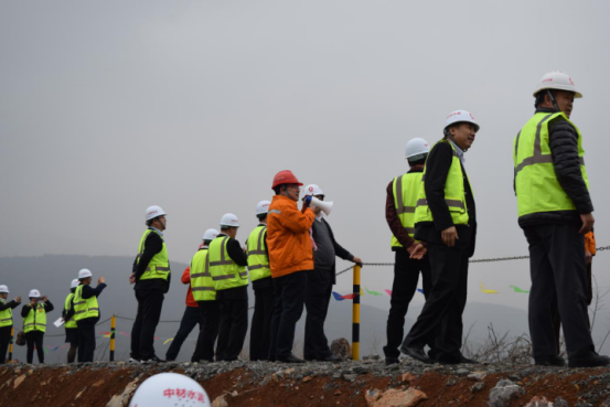 1543463506396882.png 2.png